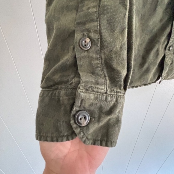 Roots men's green camo print button down long sleeve cotton blend shirt size L - Picture 7 of 14